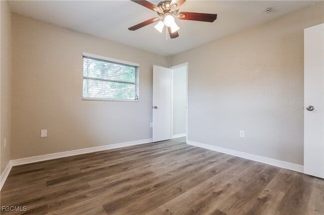 Building Photo - 282 Lorraine Ave