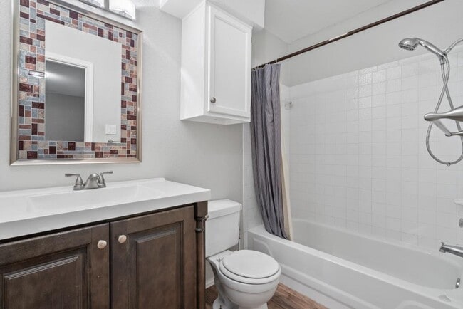 Building Photo - 911 Flatters Way