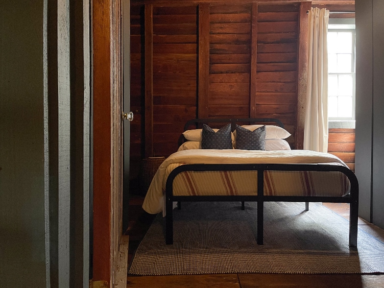 Building Photo - 5237 Meadows Mill Rd