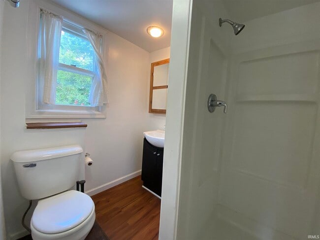 Building Photo - 609 E University St