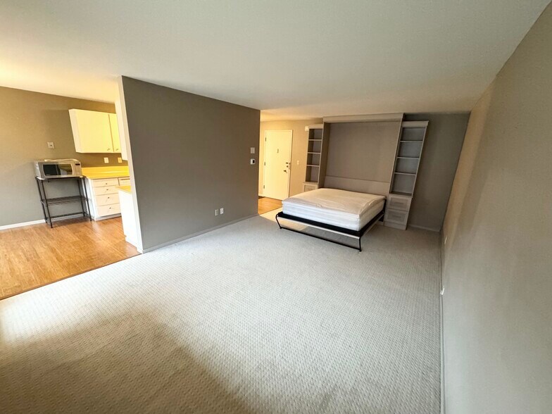 Building Photo - 7001 Sand Point Way NE