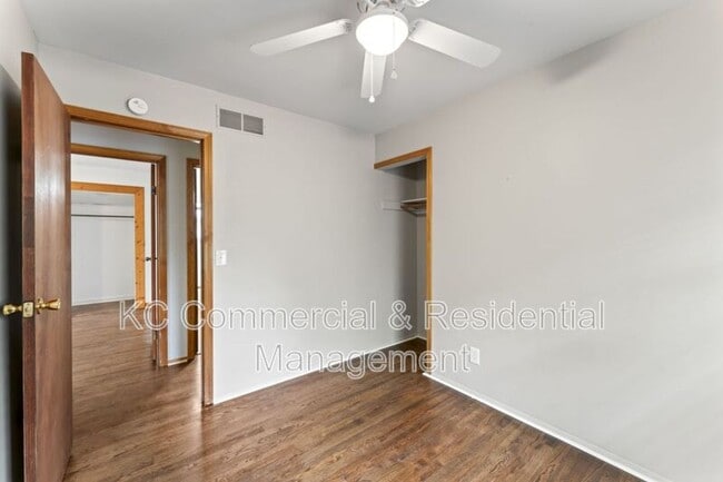 Building Photo - 7809 NE San Rafael Dr