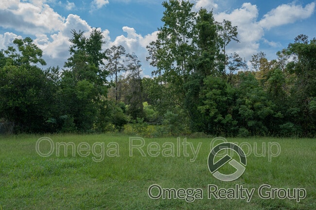 Building Photo - 900 Mister Dr