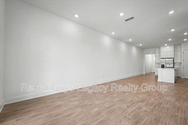 Building Photo - 5423 Bramhall Rd