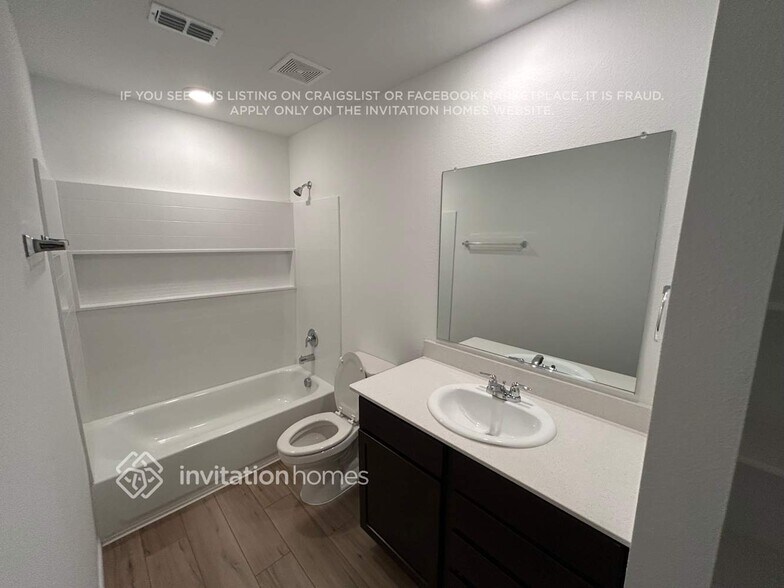 Building Photo - 3212 Crestone Dr