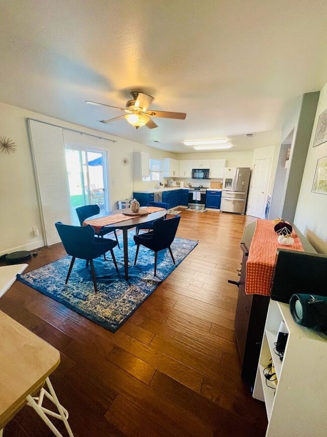 Building Photo - 5 Br 3.5 Ba with pool available soon