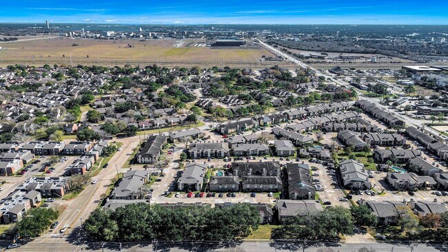 Building Photo - 1516 Bay Area Blvd