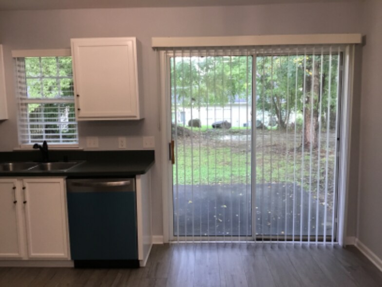 Building Photo - 1609 Tate Rd