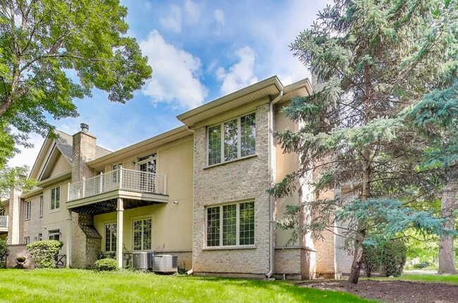 Building Photo - 11 Beaconsfield Ct