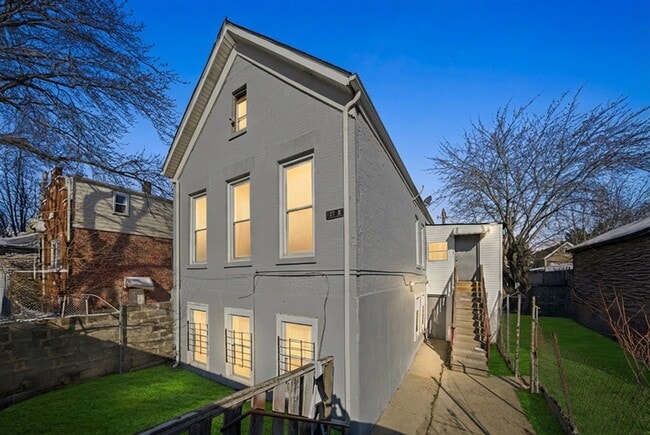 Building Photo - 2712 W 25th St