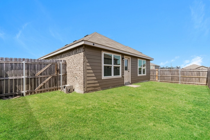 Building Photo - 1415 Kinglet Dr