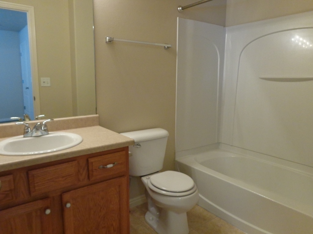 Building Photo - 2022 Juniper Dr