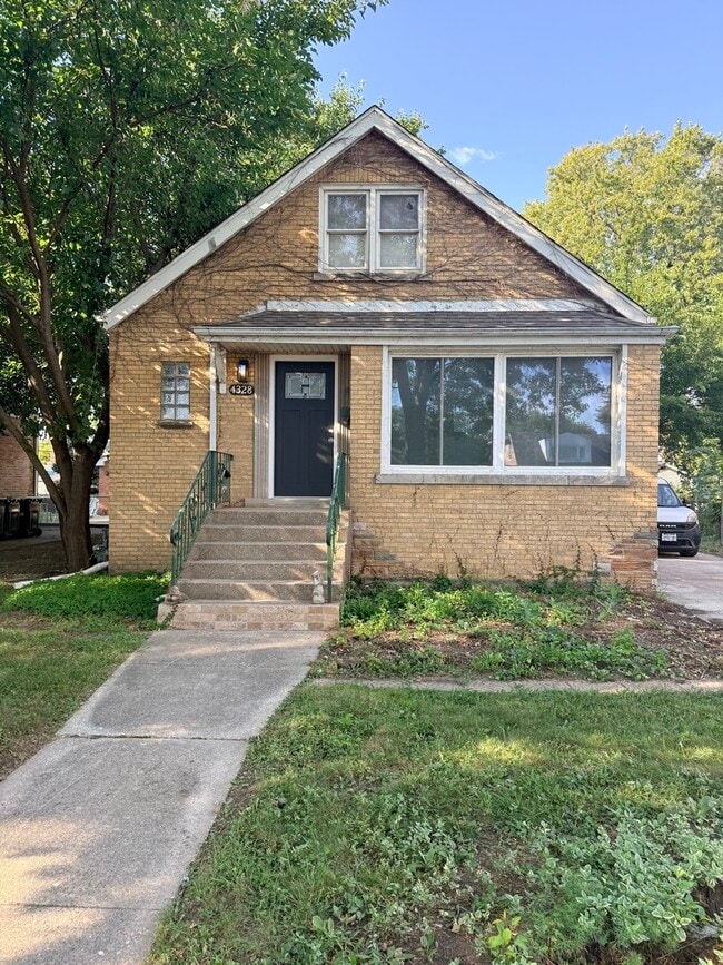 Building Photo - 4328 W 109th St