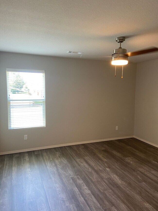 Building Photo - *Pre-leasing* Three Bedroom | Two Bath Home in Conrad Court