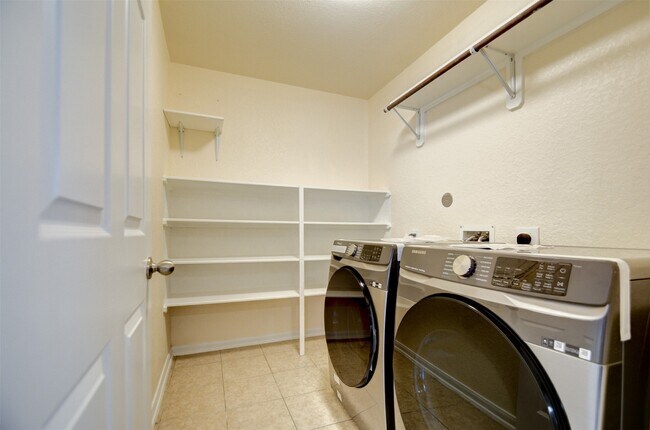 Building Photo - 17523 Cypress Orchard Ln