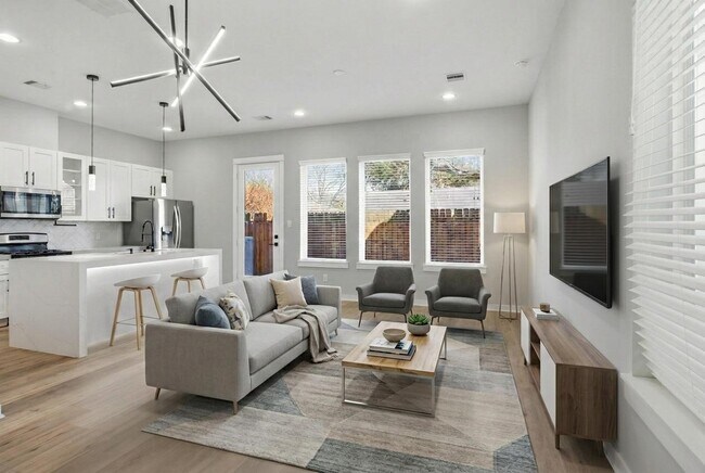 Building Photo - 6728 Parker Grv Ln