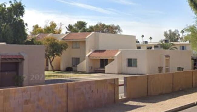 Building Photo - 5742 N 43rd Dr