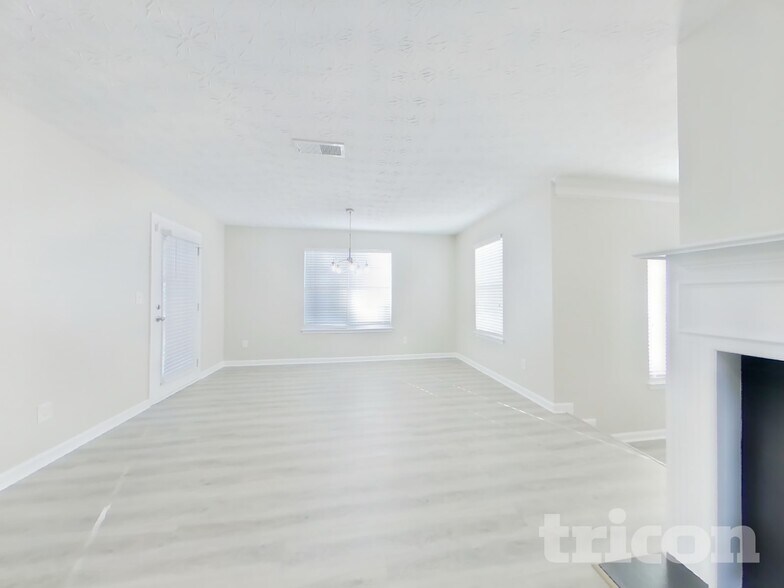 Building Photo - 2525 Sonoma Valley