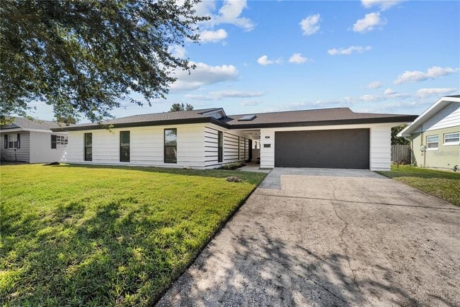Primary Photo - 607 Dunblane Dr