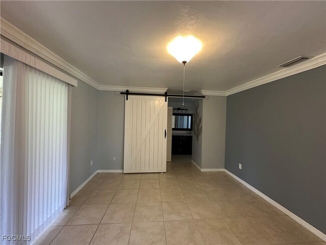 Building Photo - 3606 SE 1st Ave