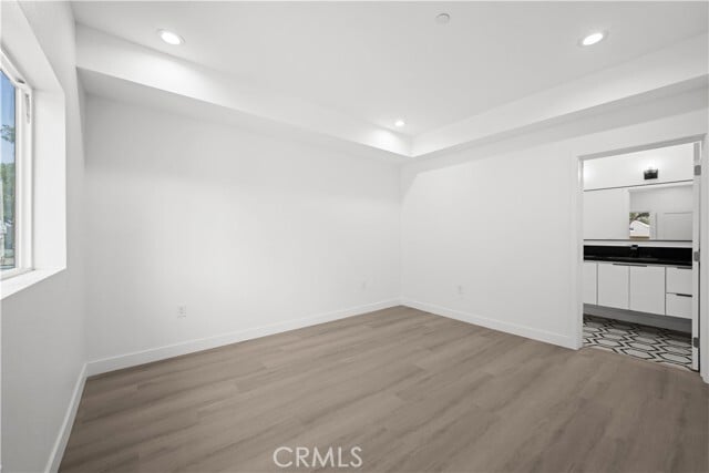 Building Photo - 648 N Boyle Ave