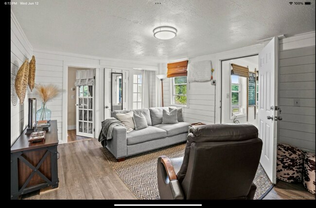 Building Photo - 281 Salmon Brook St