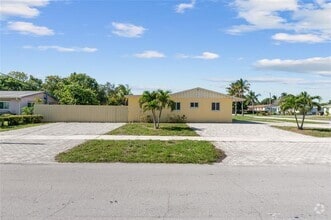 Building Photo - 1030 SW 6th Way