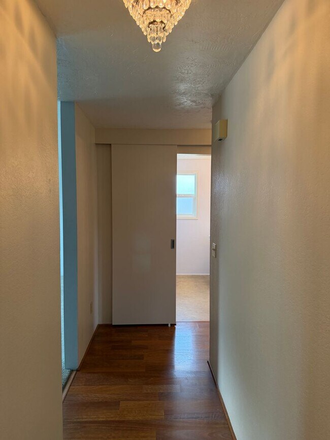 Building Photo - Updated two-bedroom one bathroom duplex in Thurston!