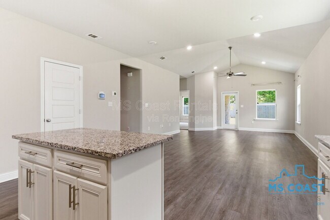 Building Photo - 5723 Overland Dr