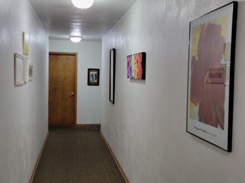 Hallway on third floor - 1022 Arkwright St N