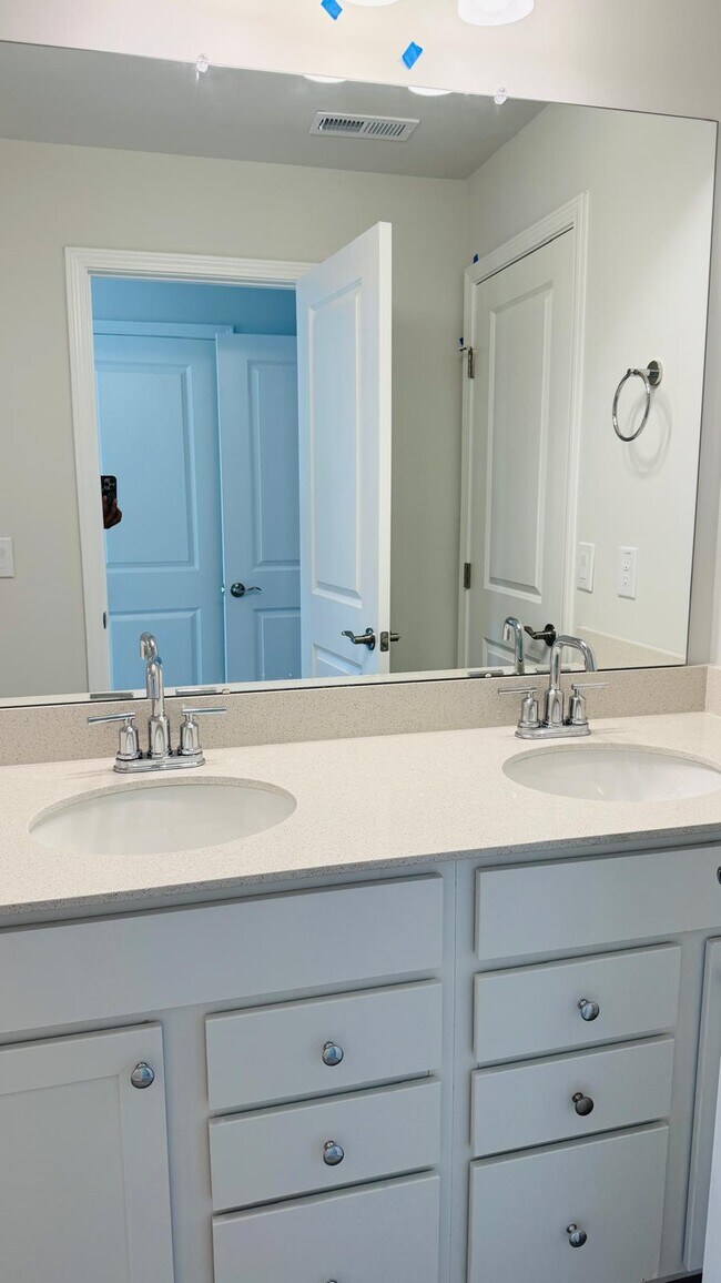 Building Photo - 4001 Kidd Pl