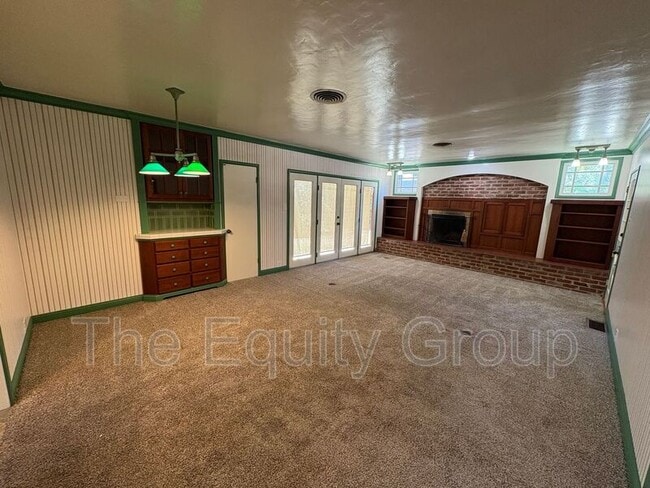 Building Photo - 1505 W Laurel Ave