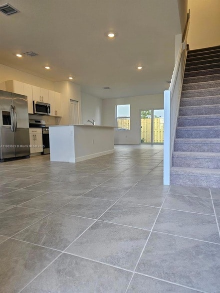 Building Photo - 96 SE 11th Ct