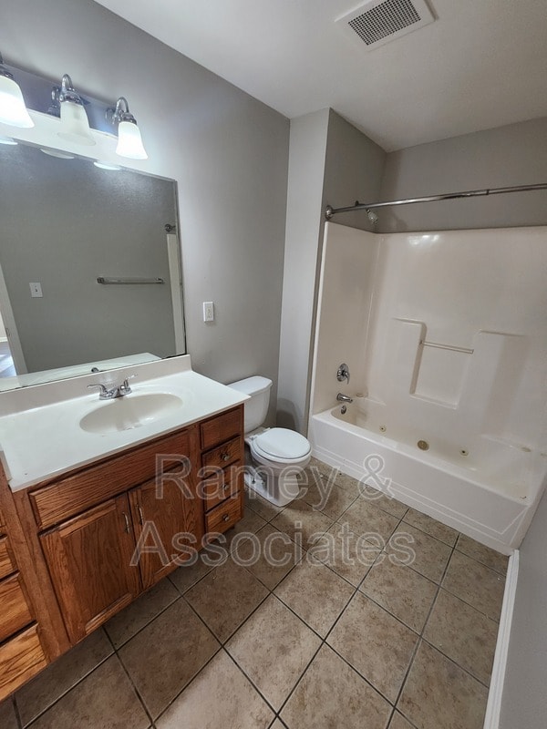 Building Photo - 3802 Falcon Crest Dr