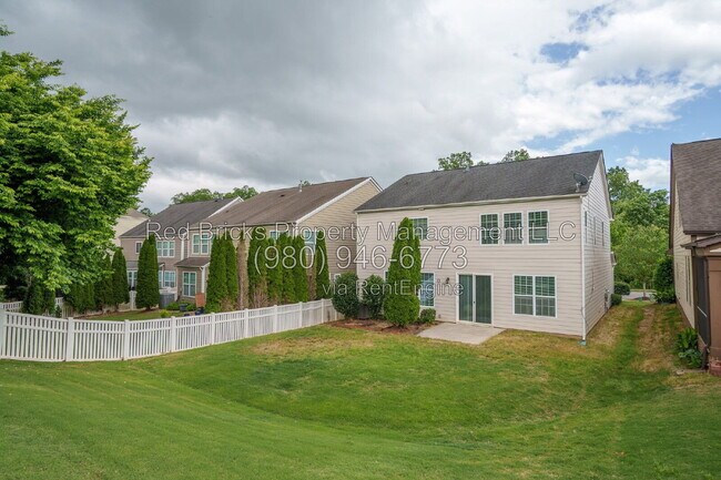 Building Photo - 127 Blossom Ridge Dr