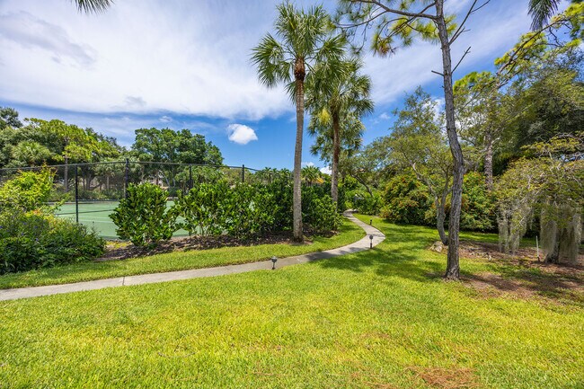 Building Photo - 26868 Wedgewood Dr