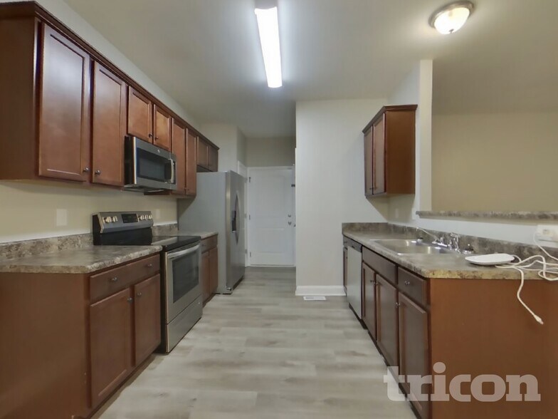 Building Photo - 124 Kings Crossing Ct