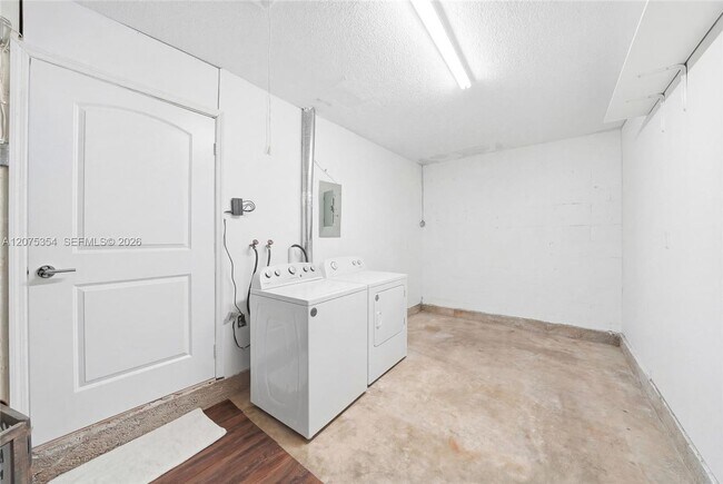 Building Photo - 12715 SW 96th Terrace