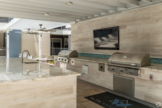 Building Photo - 3636 W Dallas St