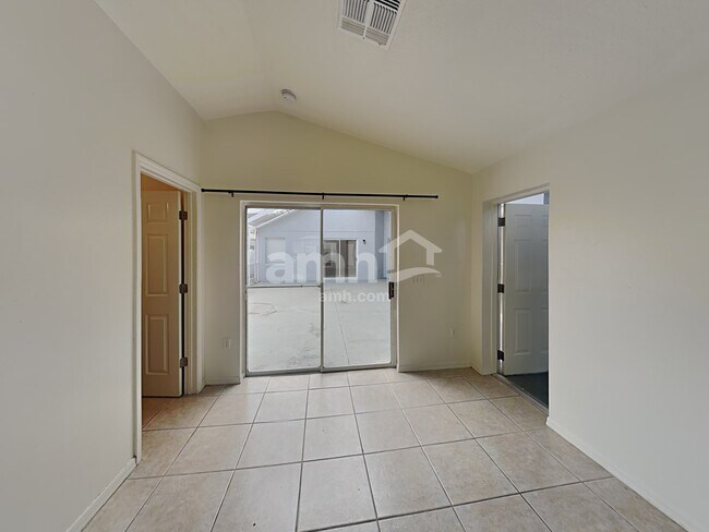 Building Photo - 1144 Jaybee Avenue