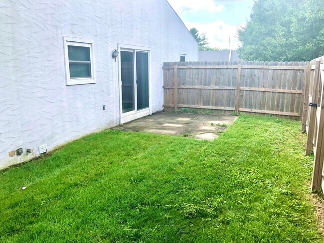 Building Photo - 6398 Shelton Ct