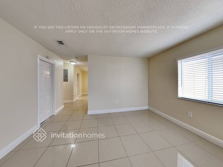Building Photo - 16099 SW 138th Pl