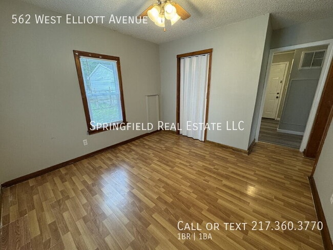 Building Photo - 562 W Elliott Ave