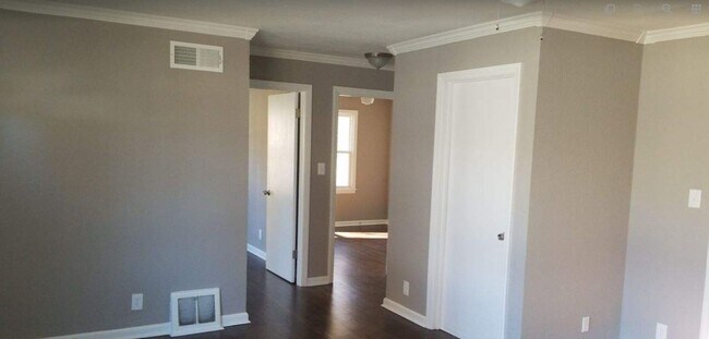 Building Photo - Charming 2-Bedroom, 1-Bath Home in Raytown, MO – Modern Finishes & Spacious Yard!