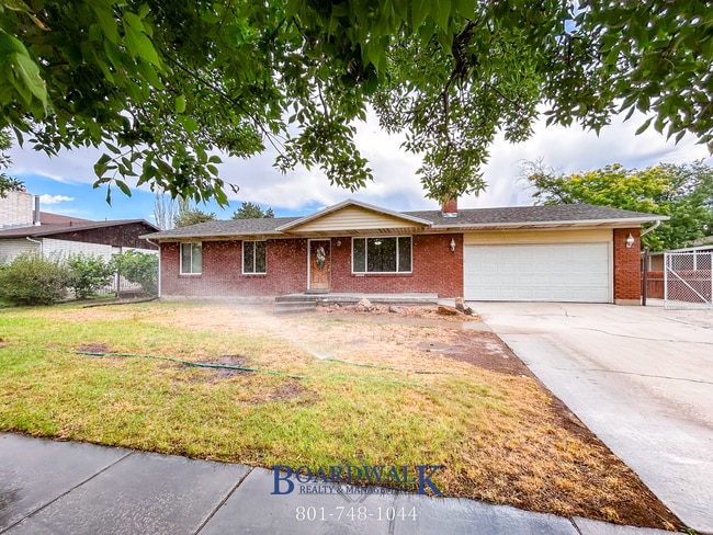 Building Photo - Great 5 Bed Now Available in Riverton