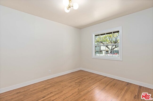 Building Photo - 1942 Chickasaw Ave