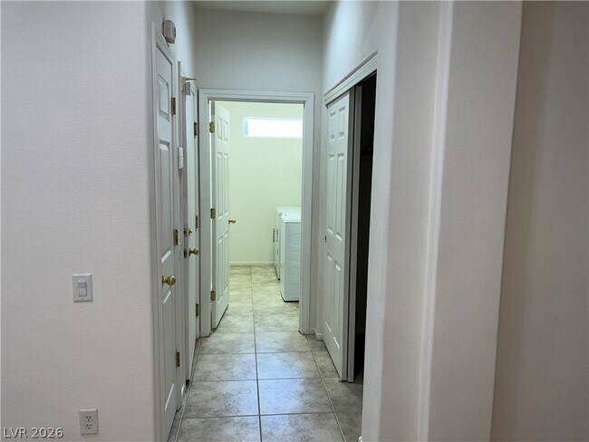 Building Photo - 10922 Moonbeam Glow Ln