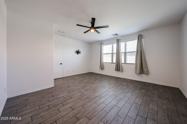 Building Photo - 3332 W Dunbar Dr