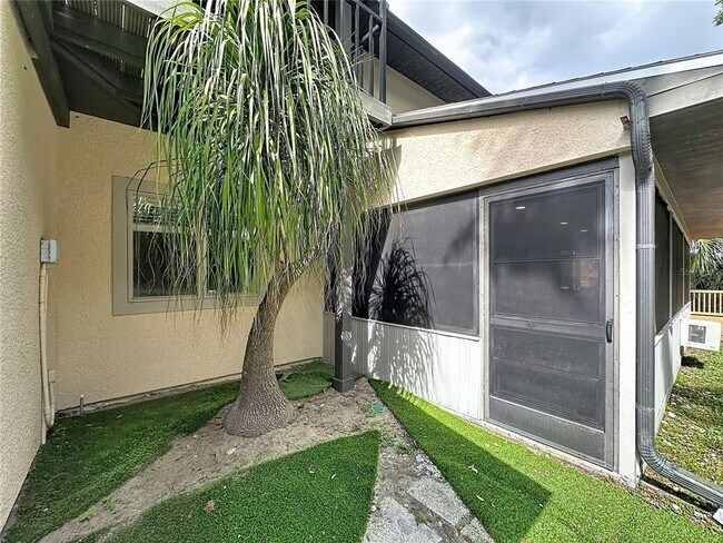 Building Photo - 6846 Lake View Dr