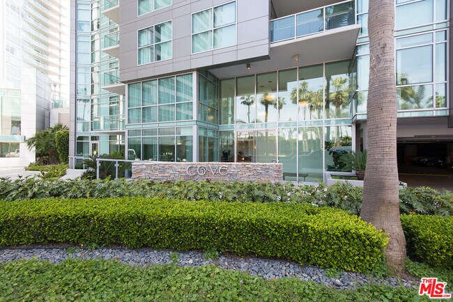 Building Photo - 13650 Marina Pointe Dr